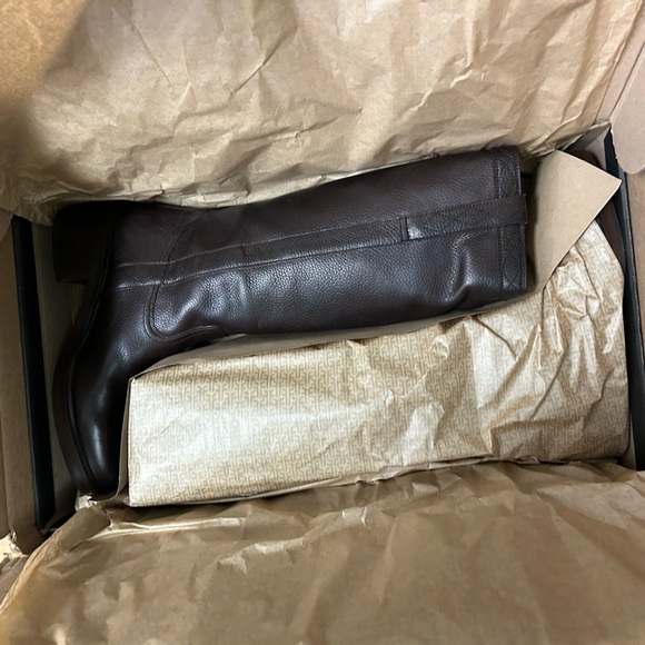 Frye - Picture 1 of 4